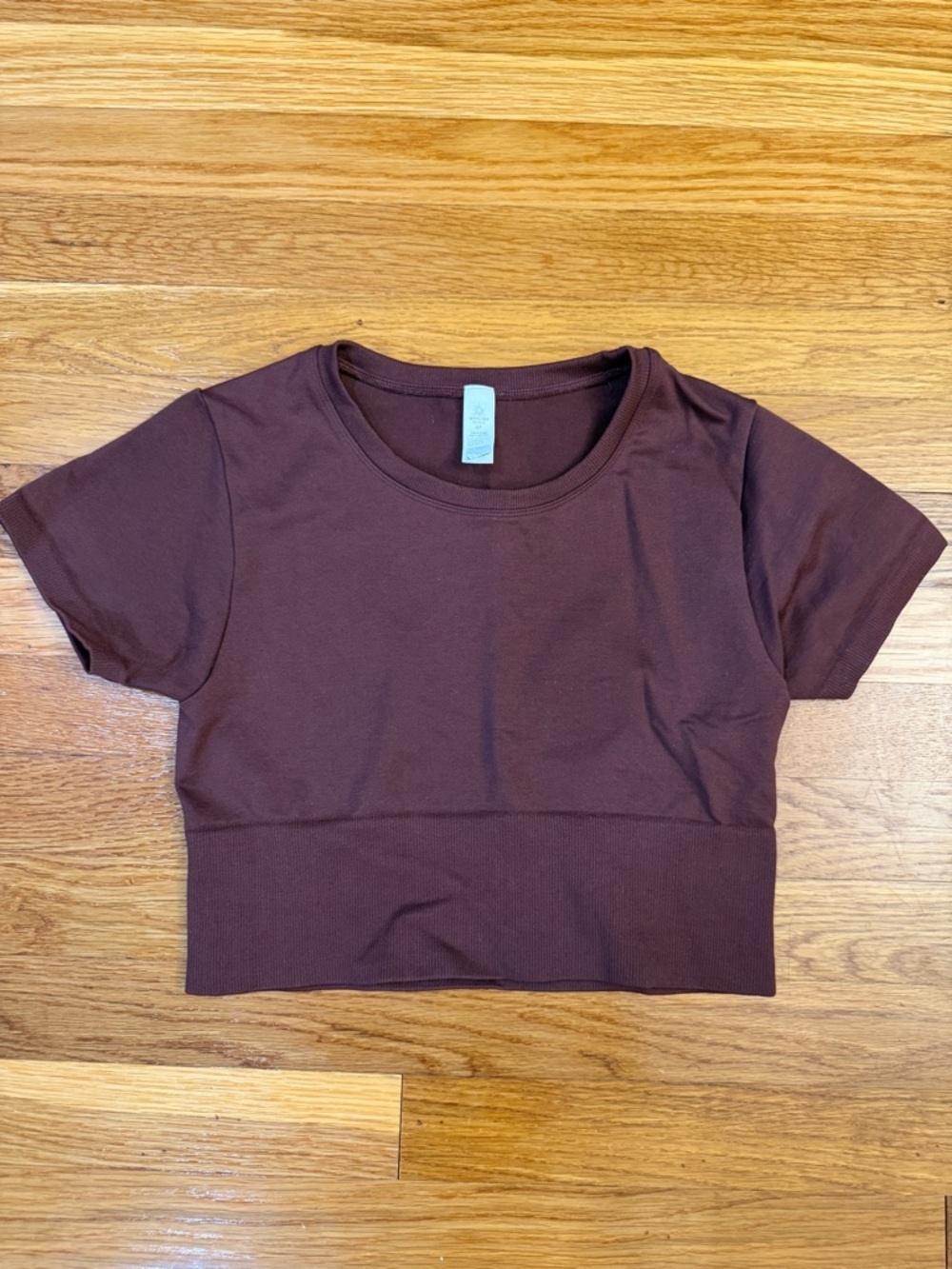 Offline by Aerie Seamless Crop Top Tee Shirt in Brown - Size Small